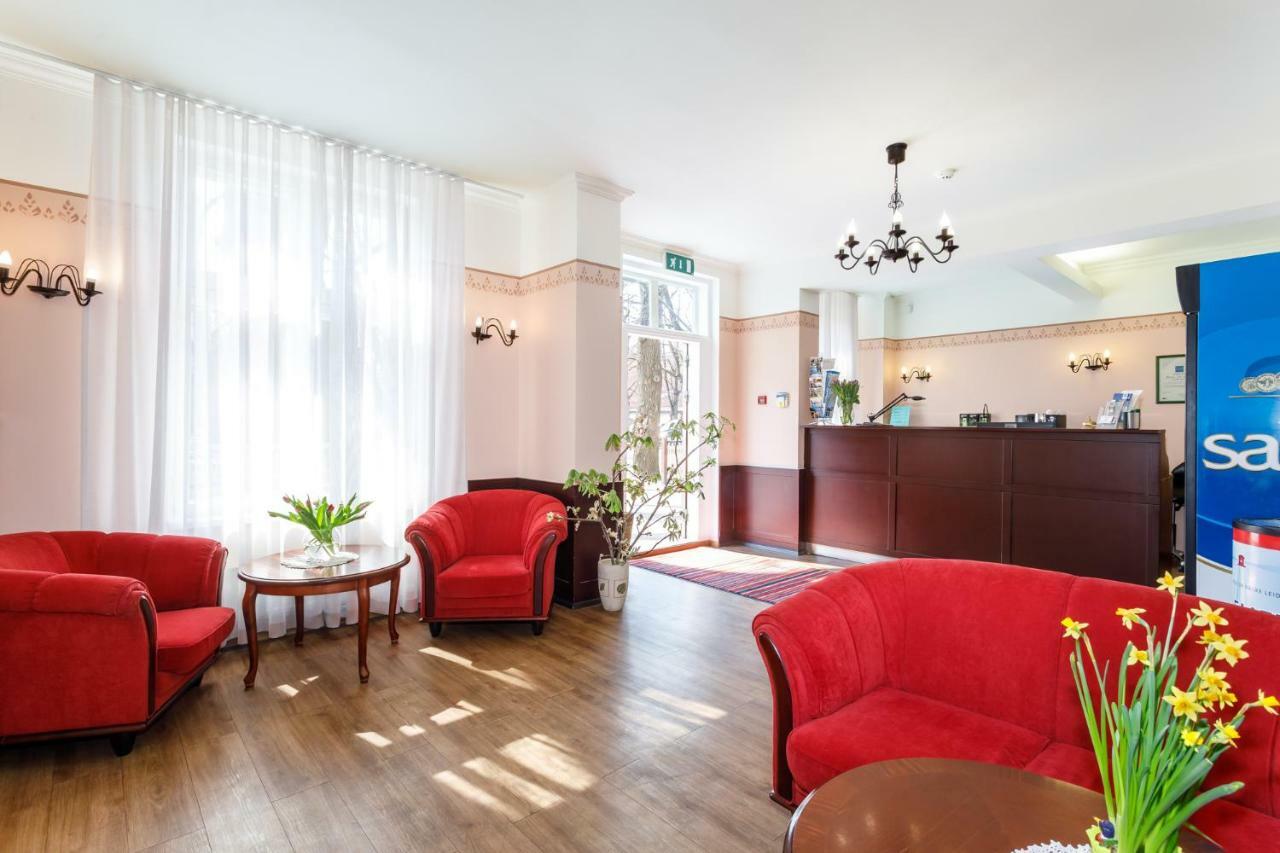 Koidulapark Hotell Pärnu Exteriör bild